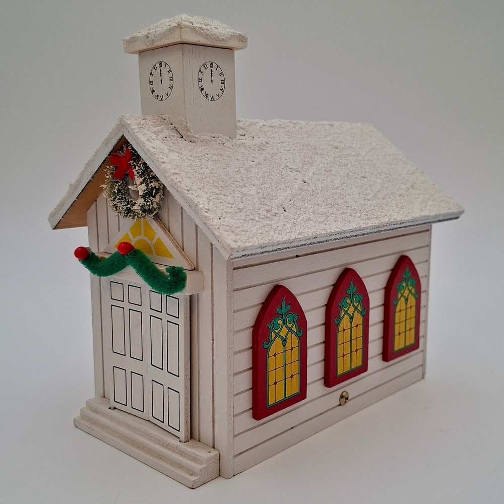 Vintage Berkeley Designs Wooden Christmas Church Music Box Silent Night Animated